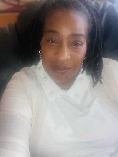 Responsible woman looking for LA room now Main Photo