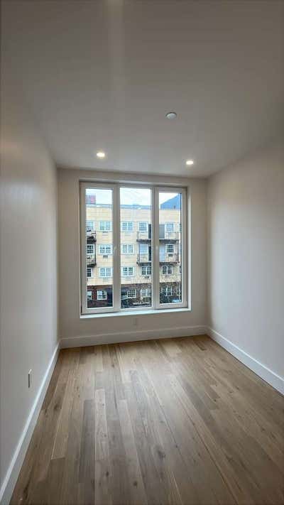 Large private room in 3 BED, 2 BATH Main Photo