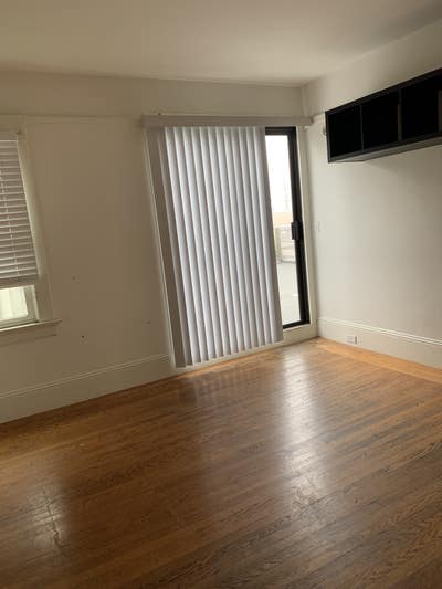 Huge Room Available Main Photo