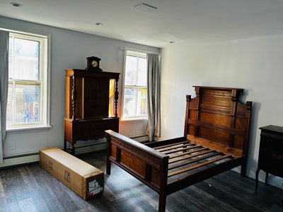 Private bedroom with shared bathroom  Main Photo