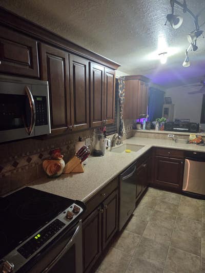 Cozy Room with Full Private Bath Main Photo