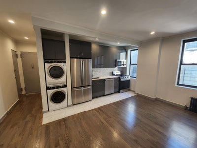 King Size Room in 4Bed/2Bath Apartment-W/D Main Photo