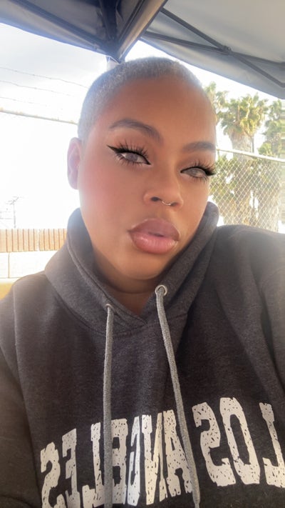 Female looking for a room in Los Angeles Main Photo