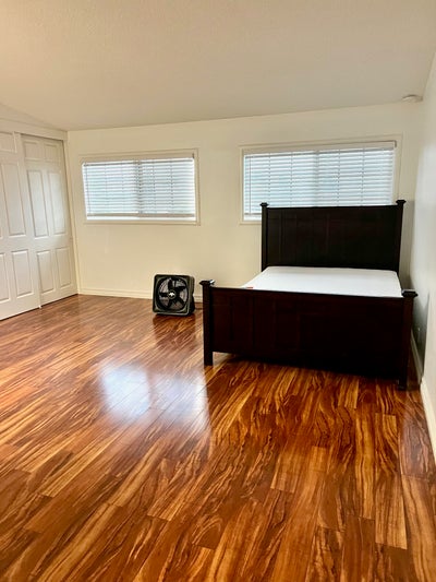 HUGE Master Bedroom with private bathroom Main Photo