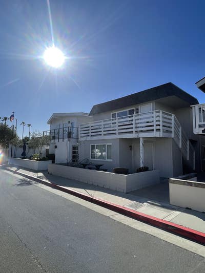 Newport Shores- Steps to Beach Main Photo