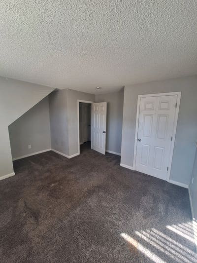 Two downstairs bedroom available with living room Main Photo