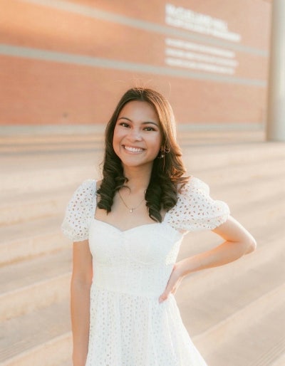 Searching for August 2026 Roommae Main Photo