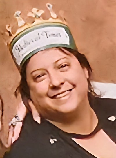 Female student needs Northridge room now Main Photo