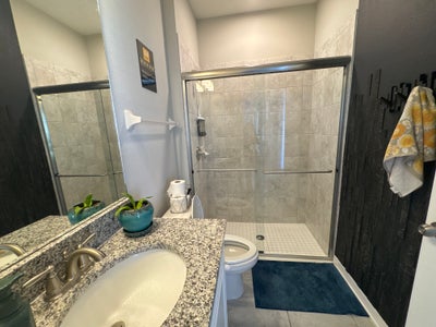 Clean private & furnished room  Main Photo