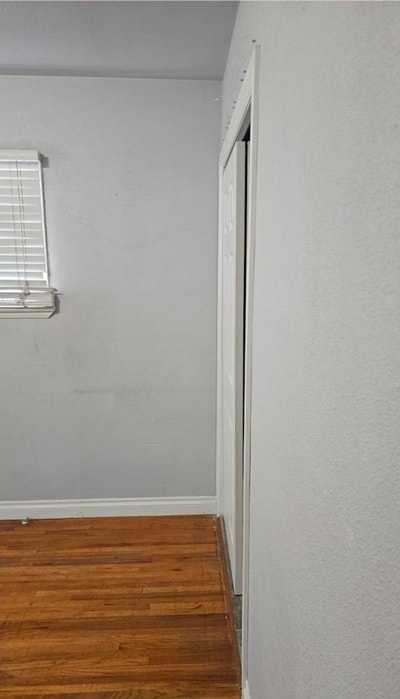 Bedroom with shared bathroom  Main Photo