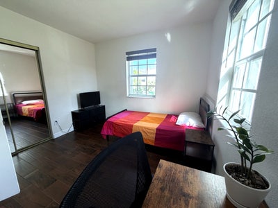 Private Furnished Room in Miami Main Photo