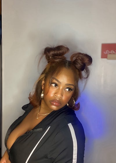 Female looking for a room in Orange to rent Main Photo