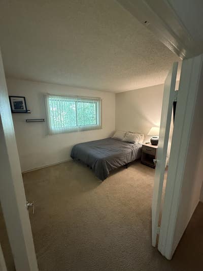 Room for rent with private bathroom Main Photo