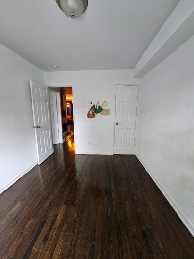 Furnished Room in Queit Residential Neighborhood Main Photo