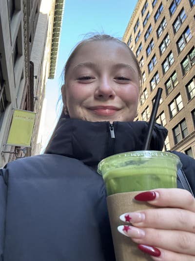 Student looking for a room in Burbank area Main Photo