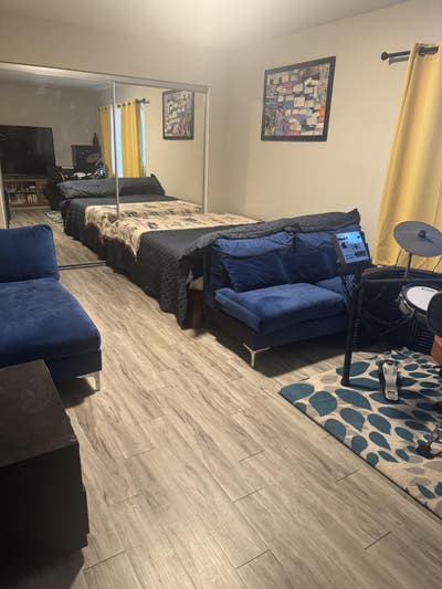 Room for rent by pepperdine Main Photo