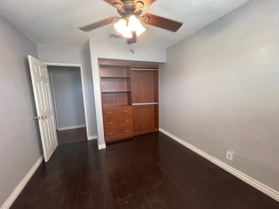 Private BR with Shared bathroom Main Photo