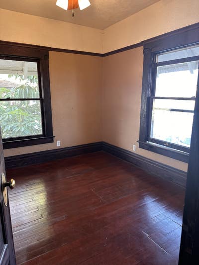 Private Room in Historic Victorian Home_DTLB Room Main Photo