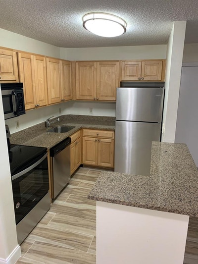  located in very desirable Plantation Floridain th Main Photo