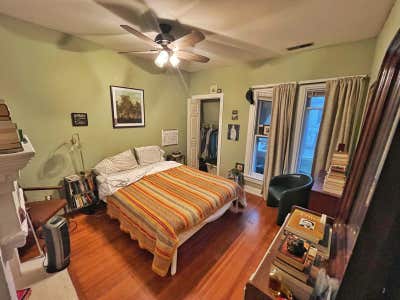 Room w/ natural light & balcony in large house Main Photo