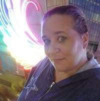 Professional Female seeks a large room Main Photo