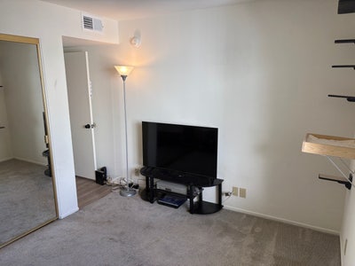 Room available!!! 2 Bed 2 Bath in West Hollywood!! Main Photo