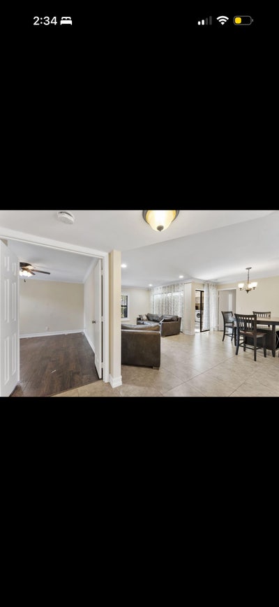 Room for Aren’t Main Photo