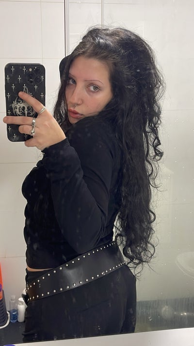 22 year old woman looking for Los Angeles room Main Photo