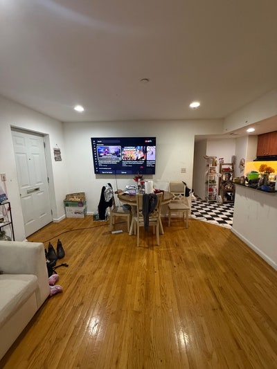 Roommates wanted - 3R/2B in Forest Hills Main Photo