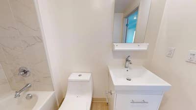 Close to buzzing nightlife and entertainment Main Photo