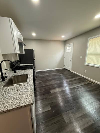 Private 1Bed 1 Bath Almond Park Home Main Photo