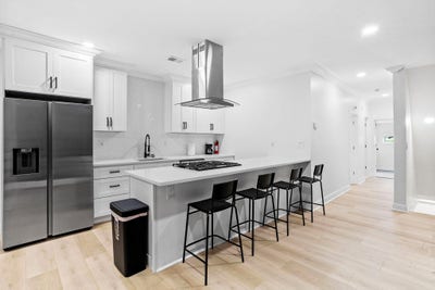 Newly renovated & spacious Philadelphia House.  Main Photo