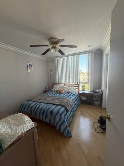 Bright Room in 2 Bed 2 Bath with Balcony+Parking! Main Photo
