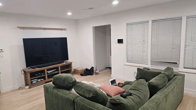 Belle Haven house + shared office room Main Photo