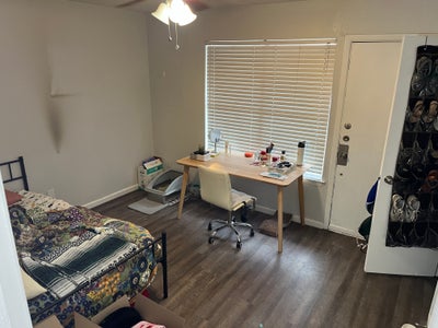 Apartment Share in Great Location Main Photo