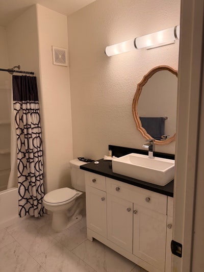 Looking for roommate !  Main Photo