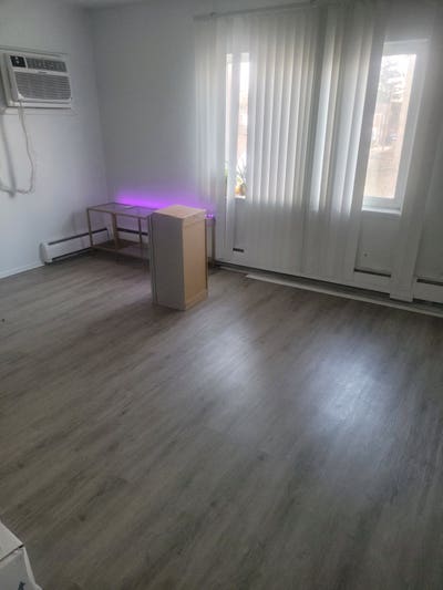 Rent my living room? Main Photo