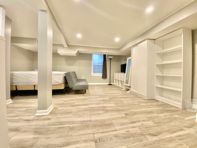 Private, Spacious, Bright Basement Room Main Photo