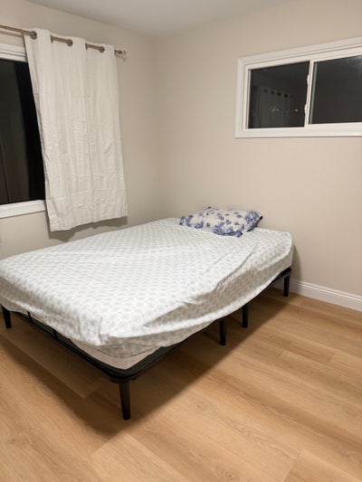 Room for rent in Northridge City  Main Photo