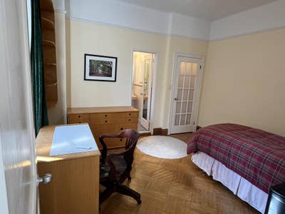 Prime UWS Bed/Bath Suite: Laundry, Doorman, Park Main Photo