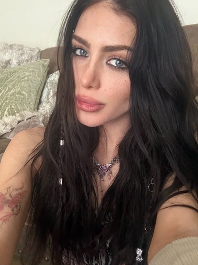 Nursing student and dog need North Hollywood room Main Photo