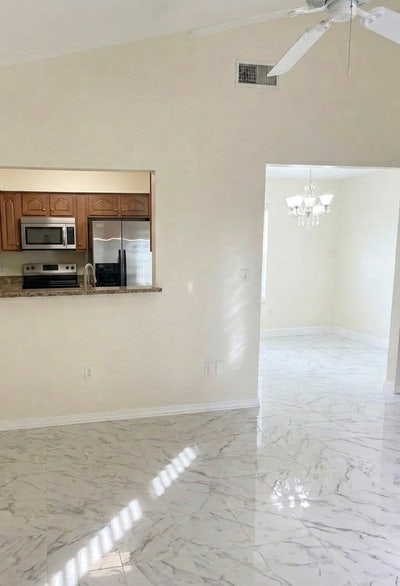 Private Room | Solar_Powered Home | $mo + ~$_ Uti Main Photo