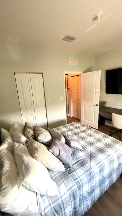 Elegant and comfortable room in a great location. Main Photo