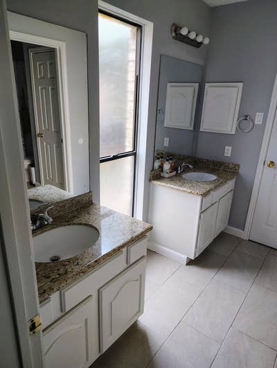 Room for Rent – Christian Home Environment Main Photo