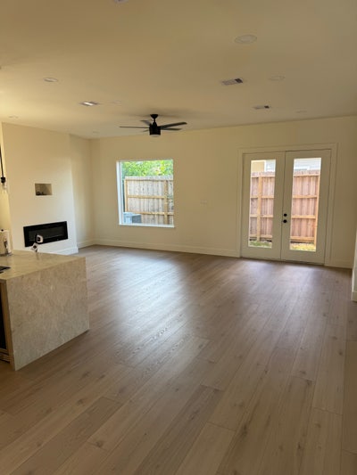 New build home with large room for rent Main Photo