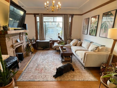 Sunlit room in Central Richmond single family home Main Photo