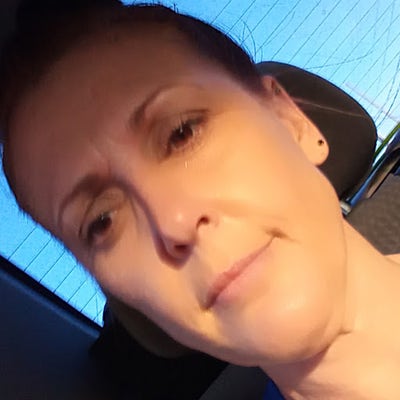 Reliable tenant looking for Los Angeles room Main Photo