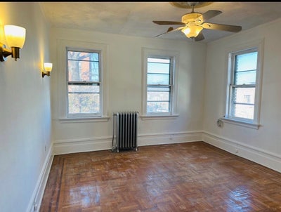 A bright and beautiful room Main Photo