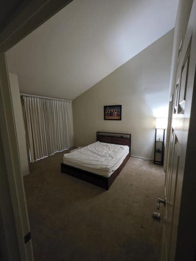 Large spare bedroom with private patio Main Photo