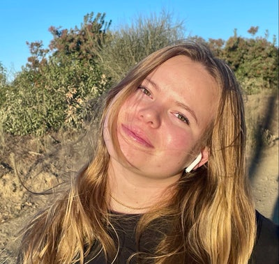 Female worker looking for Hacienda Heights room Main Photo